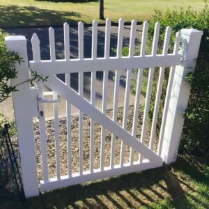 PVC Skagen enkeltlåge bue opad med smalle stave i 100x120cm (BxH)